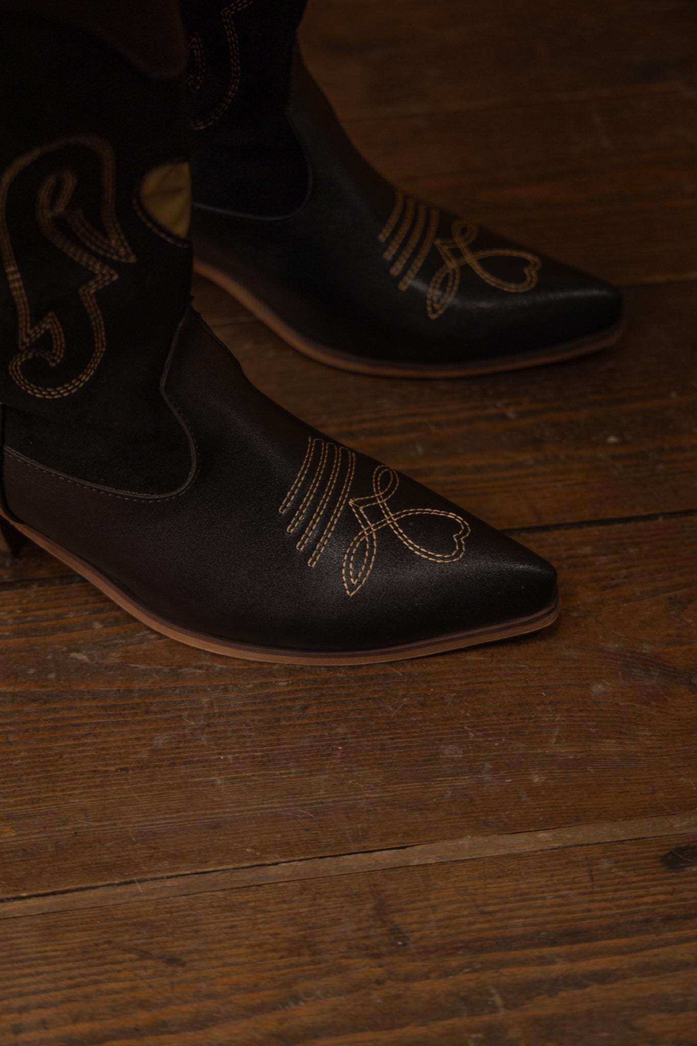 新着☆レトロモダン【Free People】 Nashville Nights Boots Free People Nashville Nights Cowboy Boot Tan Suede Pewter